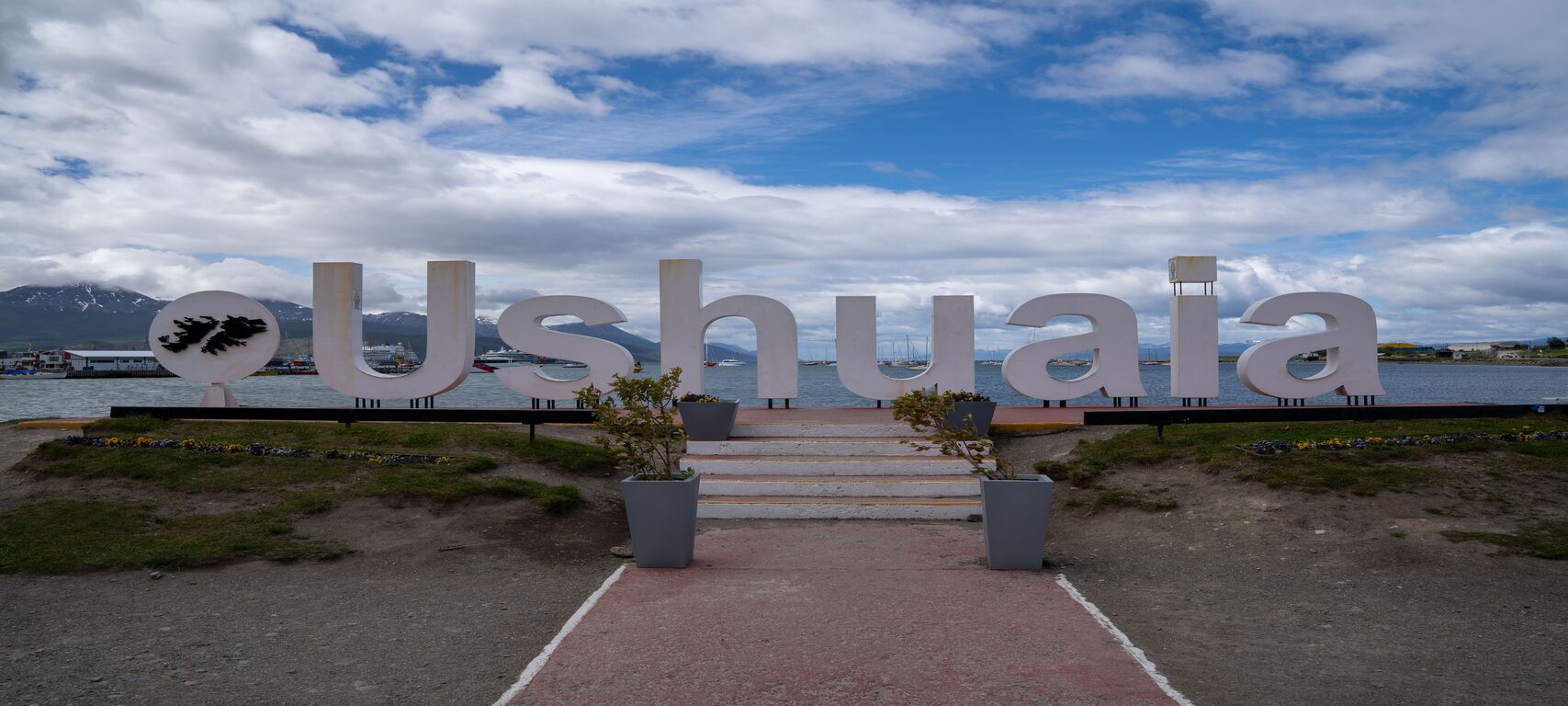 Punta Arenas > Ushuaia (Argentina)